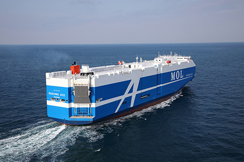 6,800台積み自動車運搬船“DUGONG ACE”