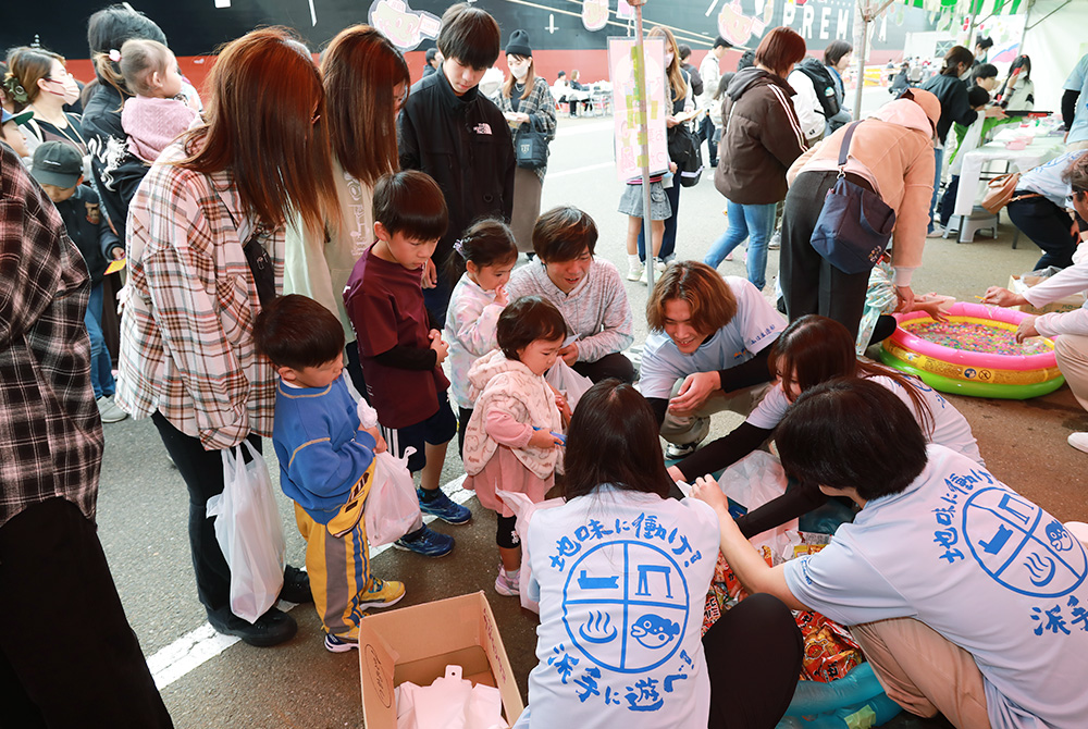 こども縁日でいっぱいお菓子もらえたね！